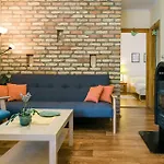Toldi68 Apartmanhaz