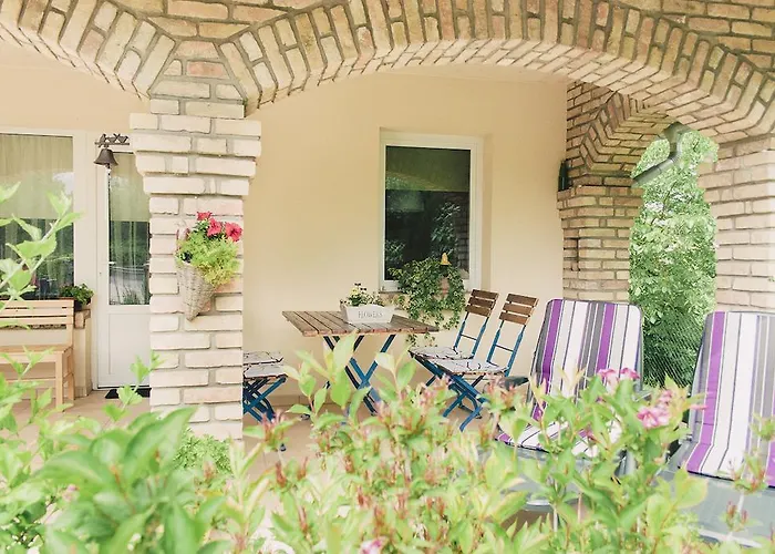 Apartament Toldi68 Apartmanhaz *